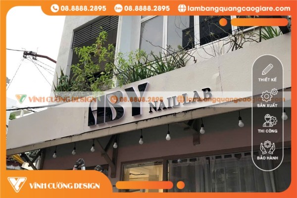 Cách chọn địa điểm uy tín để làm bảng hiệu Mica giá rẻ