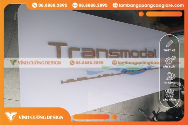 làm bảng hiệu mica quận 5