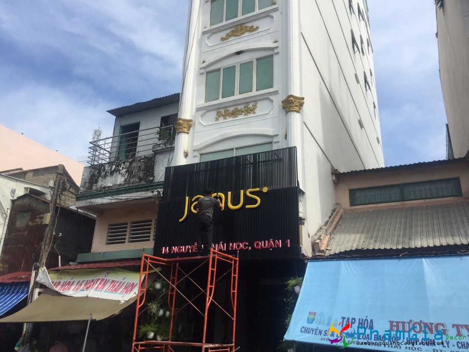 làm bảng quảng cáo giá rẻ 