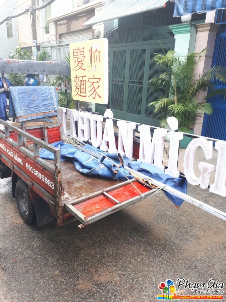 chữ noi mica
