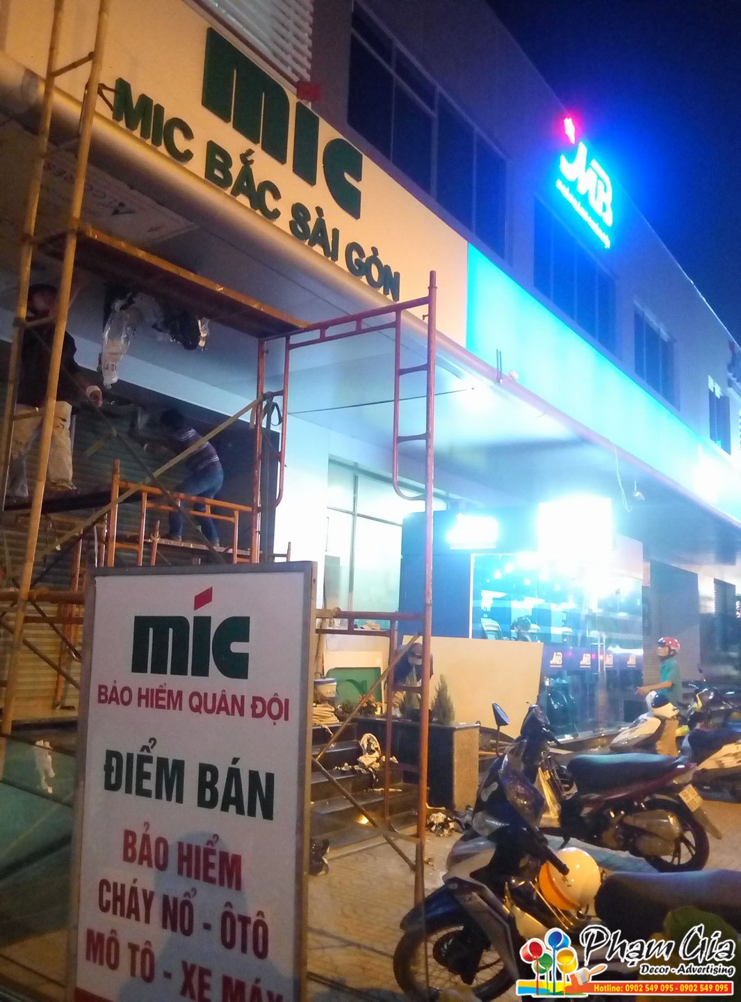 lam bien bang quang cao gia re