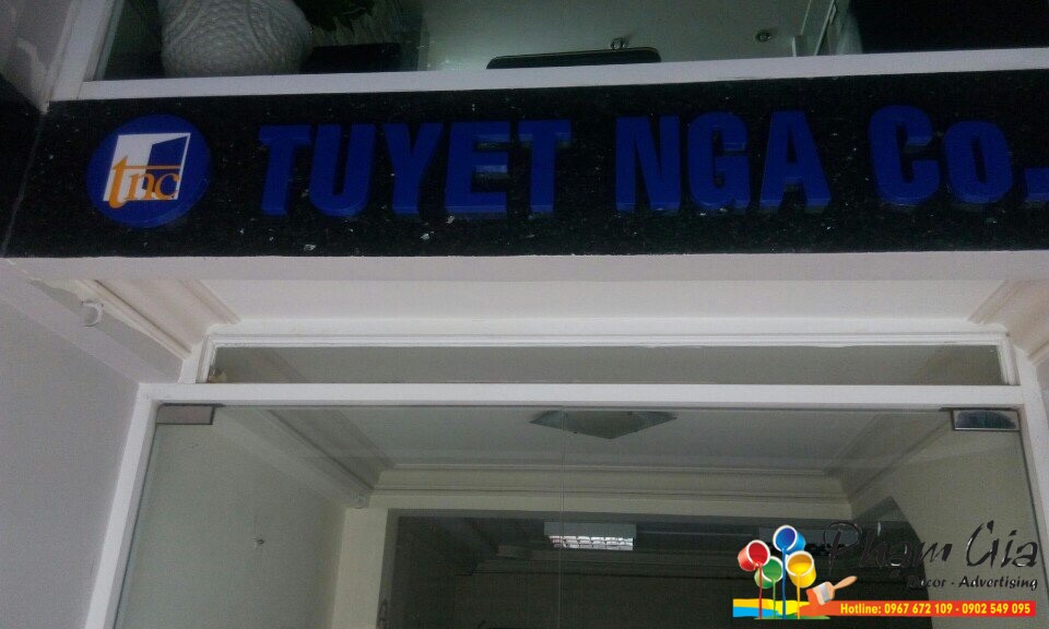 Làm Bảng Quảng Cáo Alu Giá Rẻ Q10 6 lam chu noi mica q10