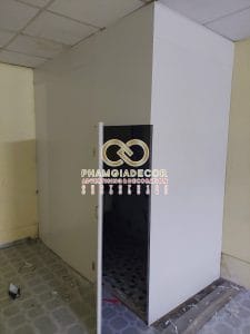 vach ngan phong ve sinh bang alu