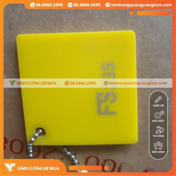Duyệt mẫu Mica thi công Logo quận 2