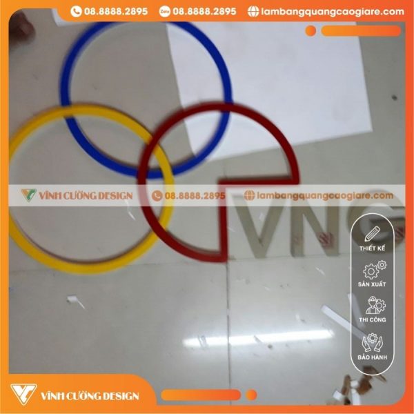 Thi xông logo quận 2 cùng chữ nổi giá rẻ