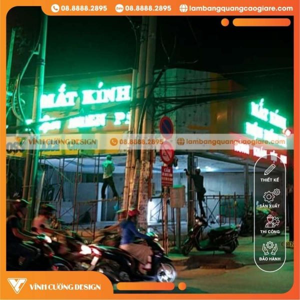 Hoàn thiện và bàn giao thi công làm bảng hiệu mắt kính giá rẻ