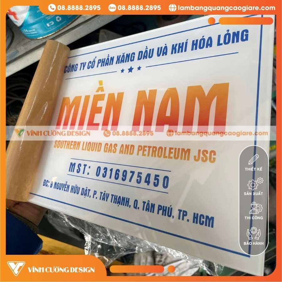 Bảng tên công ty mica in UV xăng dầu Miền Nam – lựa chọn tối ưu cho doanh nghiệp hiện đại
