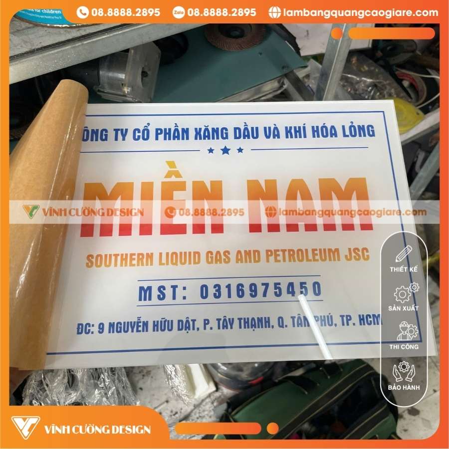 Đặt bảng tên công ty mica in UV xăng dầu Miền Nam – Giao hàng trong ngày, hỗ trợ tối đa