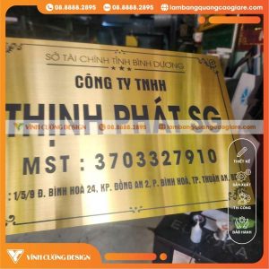 Kiến Thức Chọn Màu Inox Làm Bảng Tên Công Ty Inox Vàng Gương In UV – Xu Hướng Đẳng Cấp