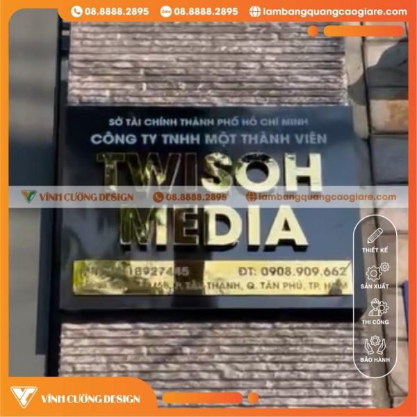 Làm Bảng Tên Công Ty Alu Đen Chữ Nổi Giải Trí Twisoh Media Tân Phú TPHCM