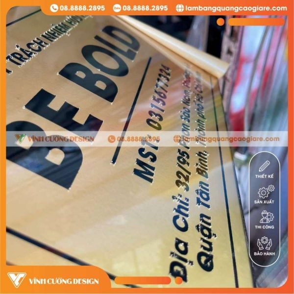 Lưu Ý Kỹ Thuật & Bảo Quản Bảng Tên Công Ty Mica Vàng Đồng In UV Phun Sơn