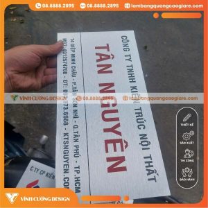 Thông Tin Sản Phẩm Bảng Tên Công Ty Alu Bạc Xước In UV Tân Nguyên Khổ A4