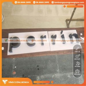 Ứng dụng độc đáo của gia công chữ nổi Inox đen theo từng ngành