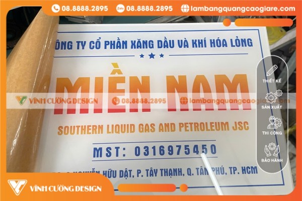 Biển hiệu văn phòng kết hợp công nghệ QR NFC