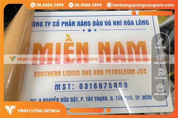 Quy trình làm biển tên Công ty Mica in UV lấy liền