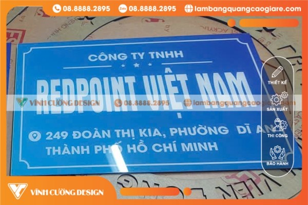 Ứng dụng thực tế của của làm biển tên Công ty Mica in UV trong quảng cáo