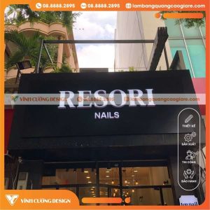Làm Bảng HIệu Alu Chữ Nổi Mica Hông Formex Giá Rẻ Cho Tiệm Resori Nails Quận 3 TPHCM