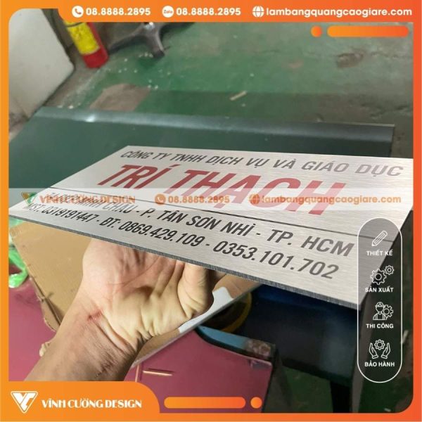 Quy trình gia công bảng tên công ty Alu In UV