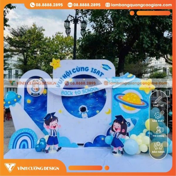Thi công backdrop ngày hội tựu trường nền xanh trắng