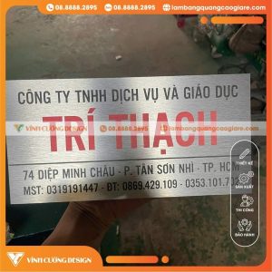 Ưu điểm khi sử dụng dịch vụ gia công bảng tên công ty Alu In UV trọn gói