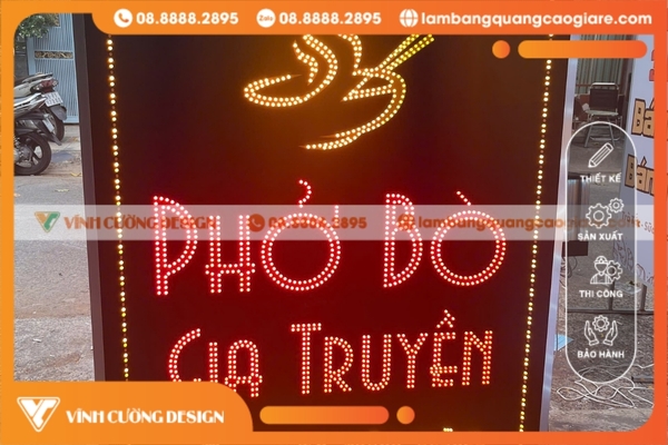 Bảng hiệu hộp đèn đứng giá rẻ lấy liền 6 bang hieu hop den dung led