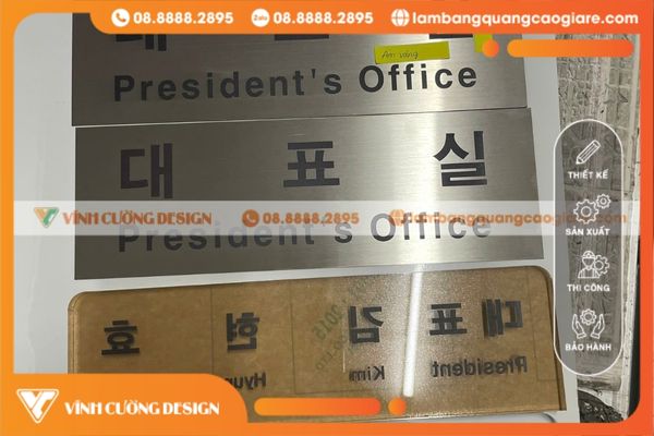 Làm Bảng Tên Công Ty In UV: Sang Trọng, Sắc Nét, Bền Bỉ 1 lam bang hieu cong ty mica tphcm