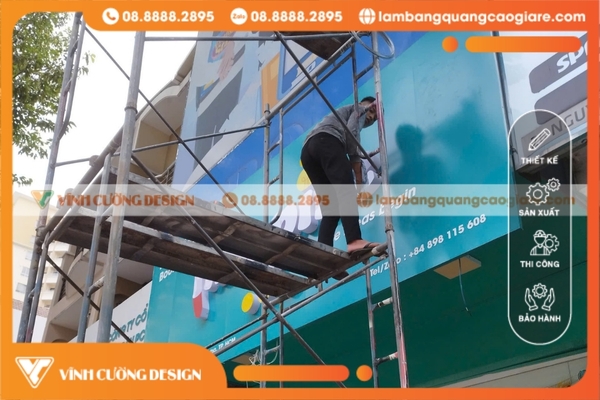 Làm Bảng Hiệu Alu Chữ Nổi Đèn Led Giá Rẻ Cho Nhà Sách InkSpire 10 lam bang hieu quang cao gan day