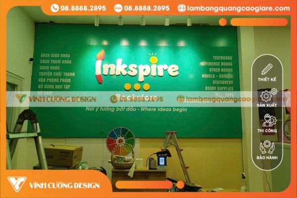 Làm Bảng Hiệu Alu Chữ Nổi Đèn Led Giá Rẻ Cho Nhà Sách InkSpire 13 nen decal in uv chu noi mat mica uon noi hong