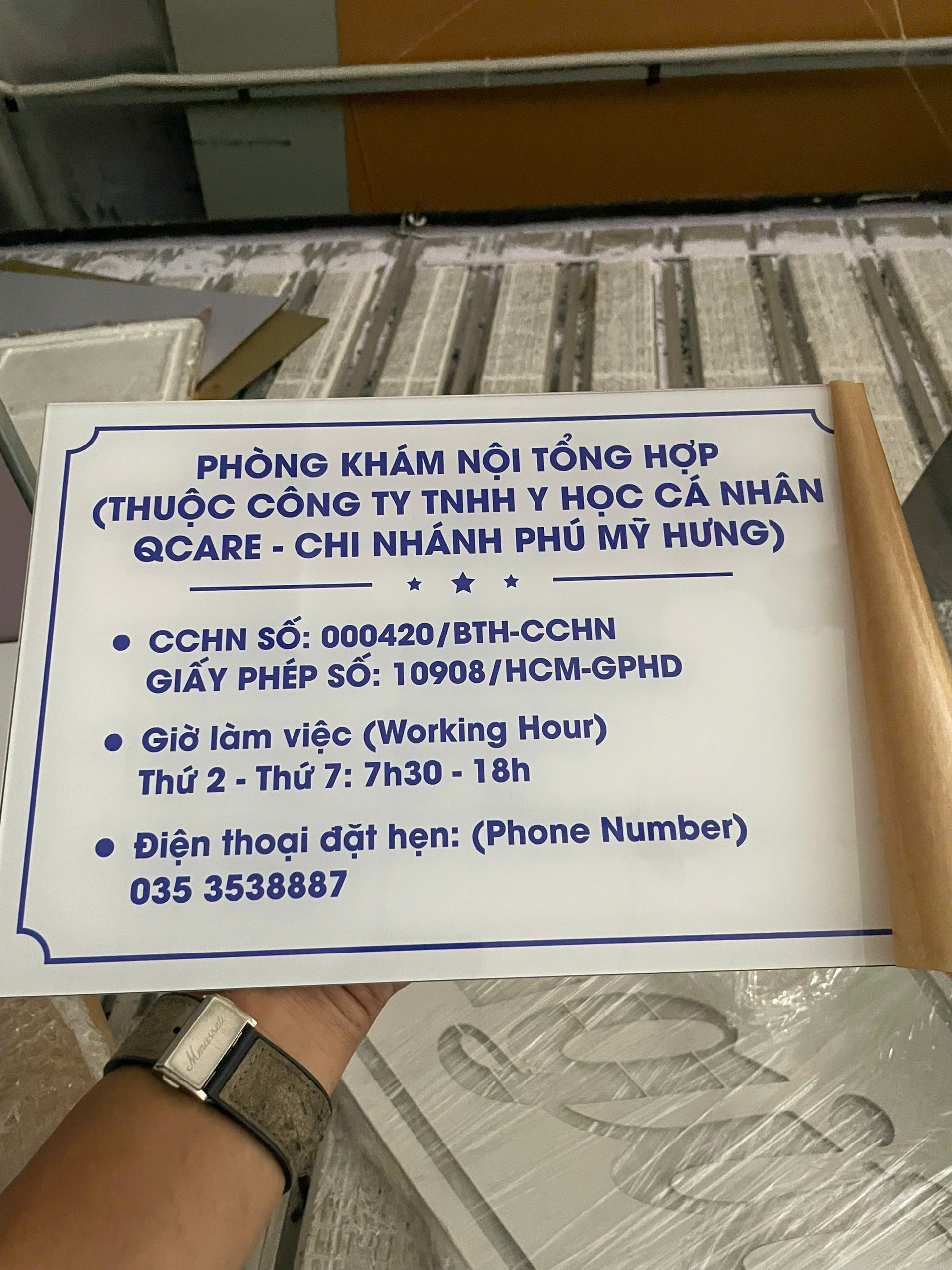 lam bang hieu cong ty in uv lay lien