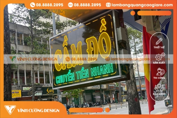 bảng hiệu cầm đồ led vuông treo ngoài trung tâm dễ thu hút khách