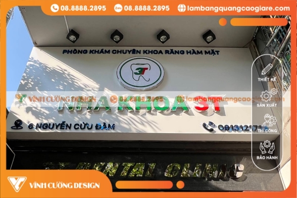 Bảng hiệu chữ nổi mica có bề mặt sáng bóng, màu sắc rực rỡ, lấp lánh