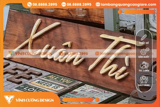 Bảng hiệu gỗ ngoài trời