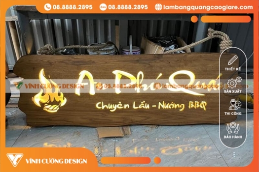Bảng quảng cáo gỗ kết hợp đèn LED