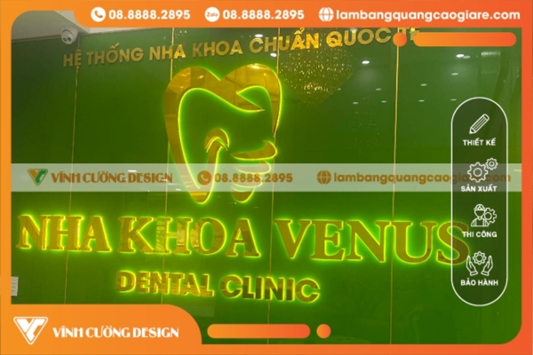 logo chữ nổi inox gương vàng nha khoa sang trọng, ấm cúng